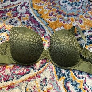 VS PINK Wear everywhere tshirt bra